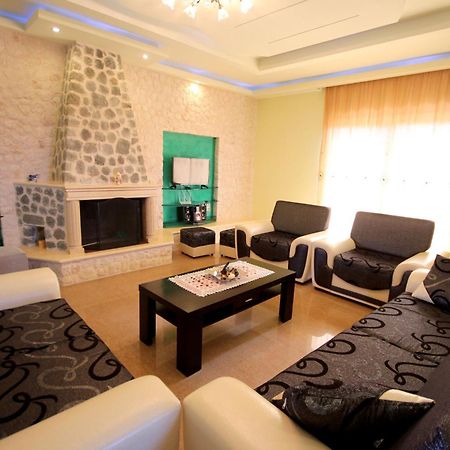 Mihal Suites Saranda Kültér fotó