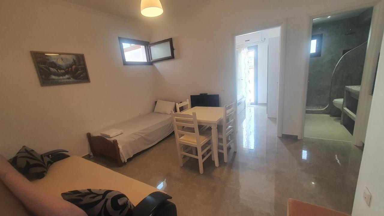Mihal Suites Saranda Kültér fotó