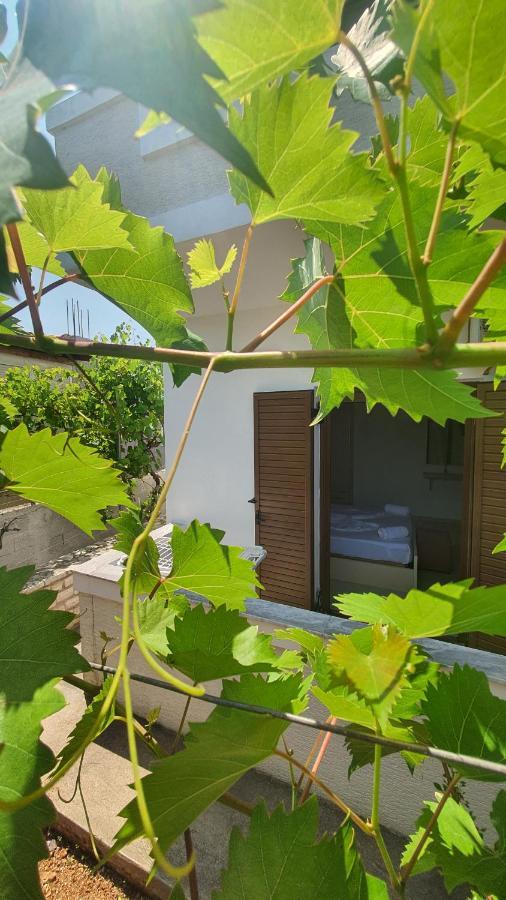 Mihal Suites Saranda Kültér fotó