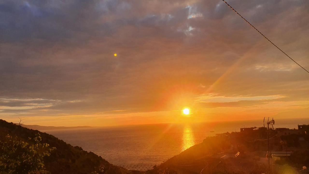 Mihal Suites Saranda Kültér fotó