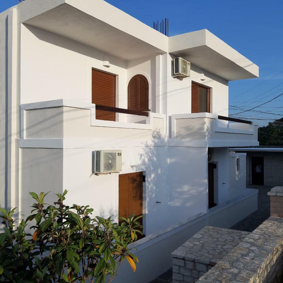 Mihal Suites Saranda Kültér fotó